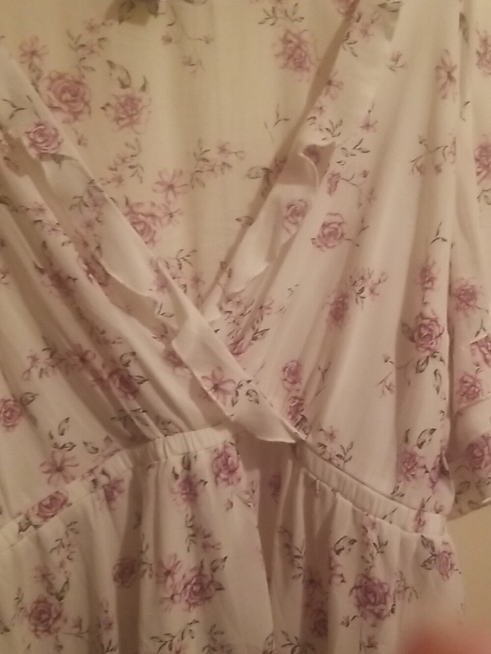 torrid White Floral Ruffle Wrap Blouse 2 - Picture 4 of 7